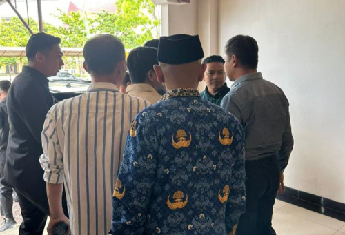 Kontraktor Geruduk Kantor Bupati Kampar, Bupati Lempar Bola ke Bappeda: Kepala Bappeda Dipanggil Kejari!
