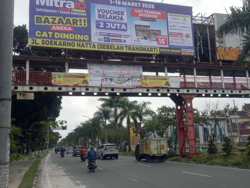 Kembali dari Retret, Bupati dan Wakil Bupati Rohil Disambut Spanduk Protes Soal Ibu Kota
