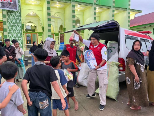 PMI Kuansing Terjun Langsung ke Lokasi Bencana Sumatra, 110 School Kids Disalurkan hingga Air Bersih untuk Warga Terdampak