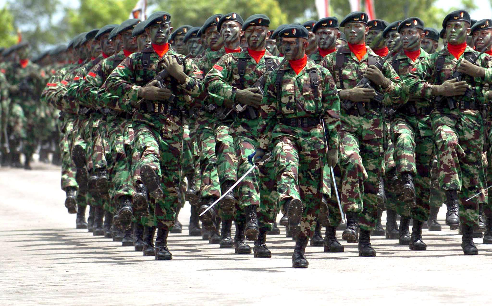 TNI Dikerahkan Jaga Kejaksaan: Ada Apa dengan Lembaga Penegak Hukum Kita?