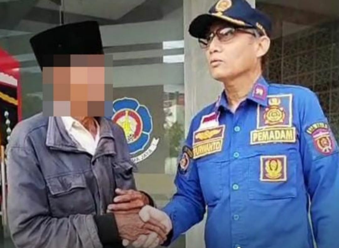 Kakek 65 Tahun Minta Bantuan Damkar Lepaskan Pipa Paralon dari Kemaluanya