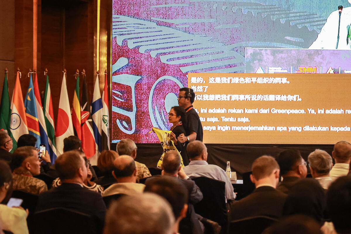 Surga Terakhir Terancam Tambang : Greenpeace dan Pemuda Papua Protes Industrialisasi Nikel di Konferensi Jakarta